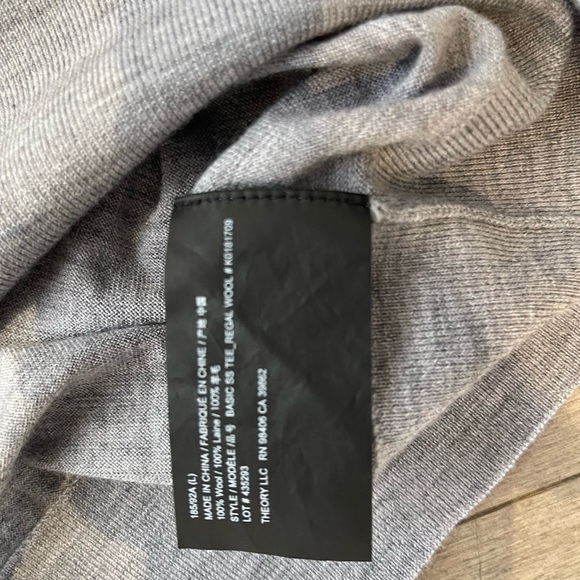 Theory Wool T-Shirt Large. Unworn or washed. - Picture 9 of 10